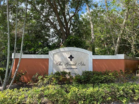 Photo of 4177 N Haverhill Rd #808, West Palm Beach, FL 33417 (MLS # A12055103)