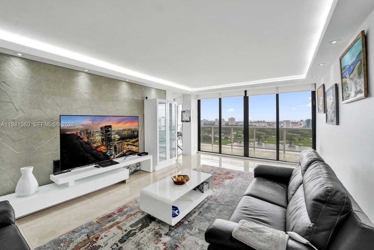 HAMPTONS WEST CONDO - Residential