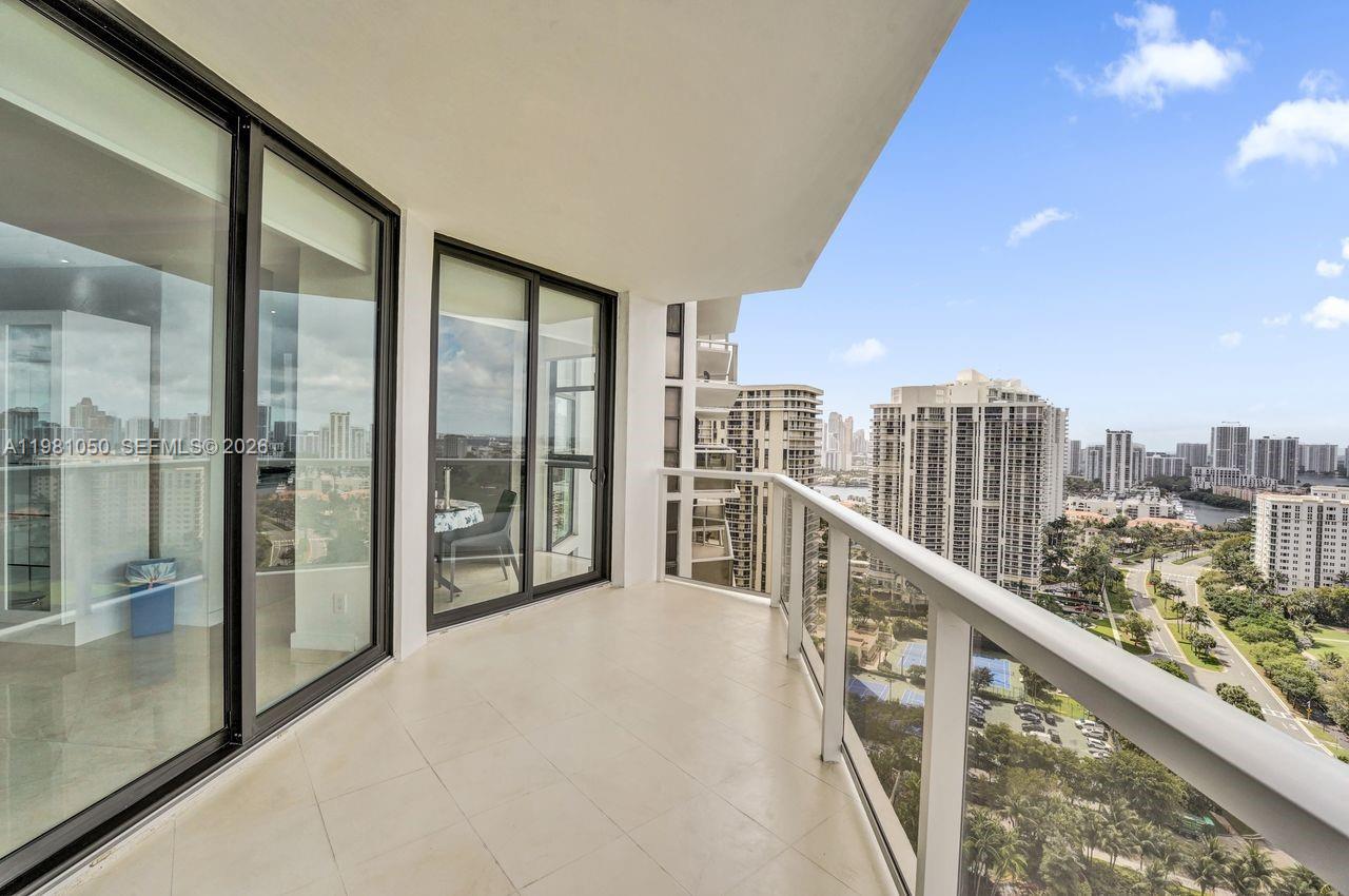 HAMPTONS WEST CONDO - Residential