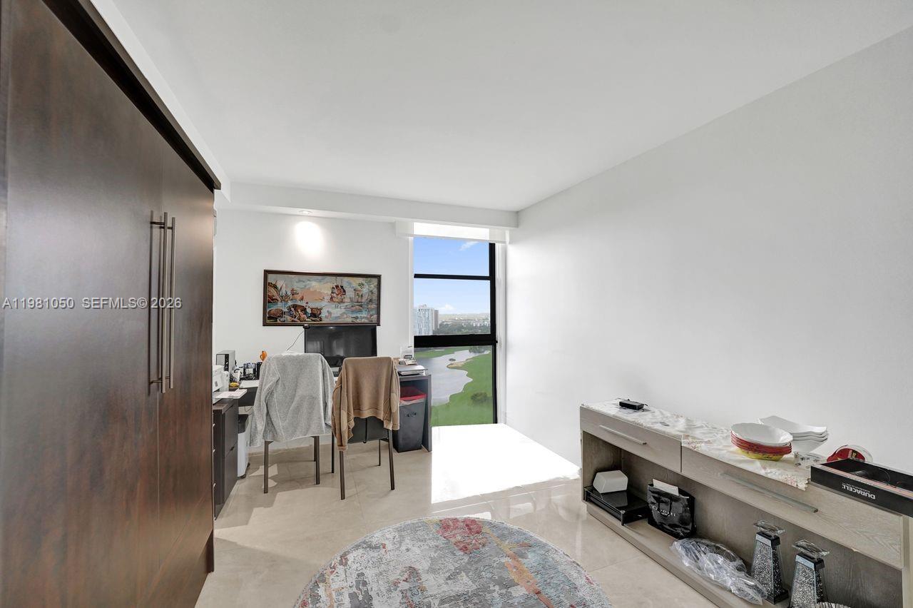 HAMPTONS WEST CONDO - Residential