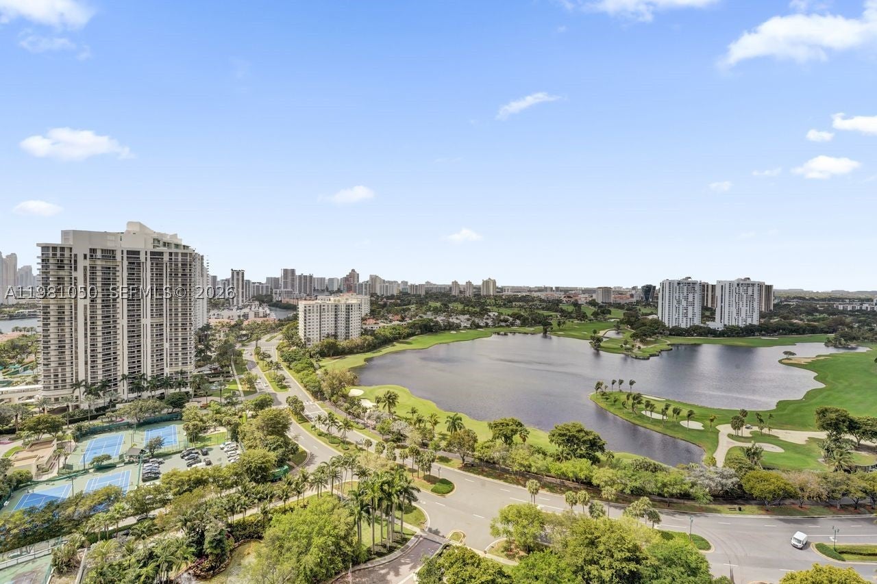 20281 E Country Club Dr 2209