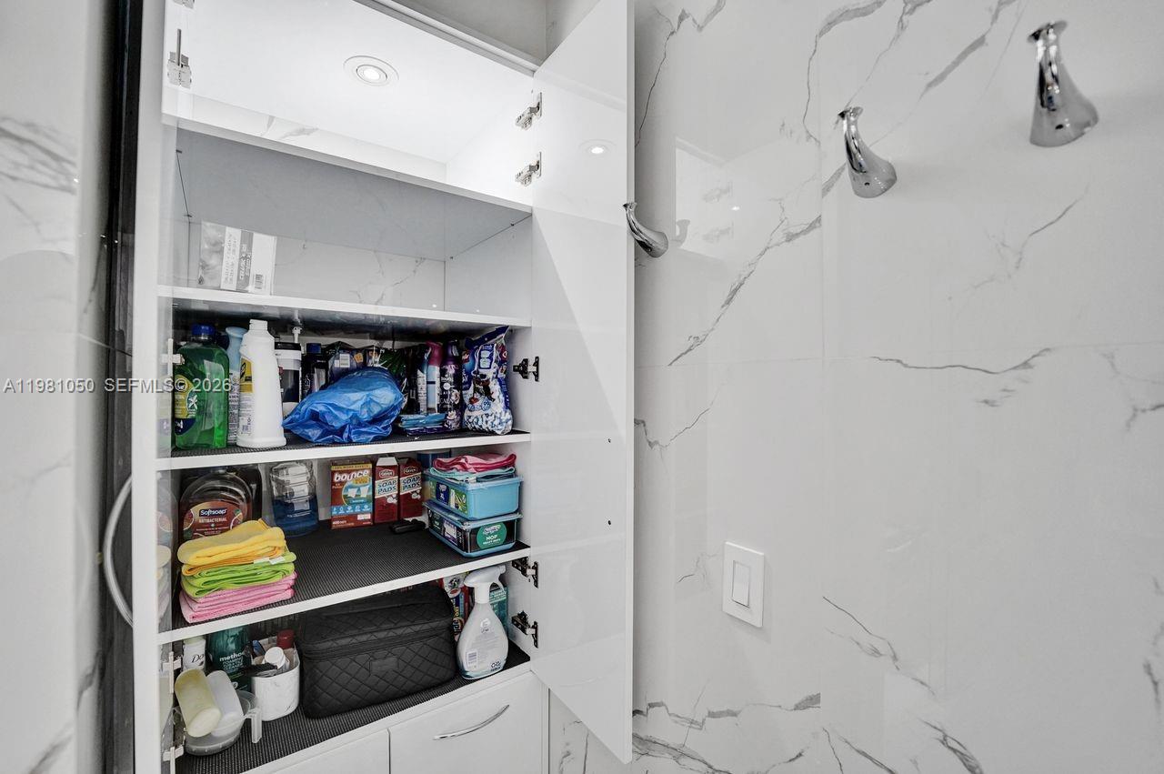 HAMPTONS WEST CONDO - Residential