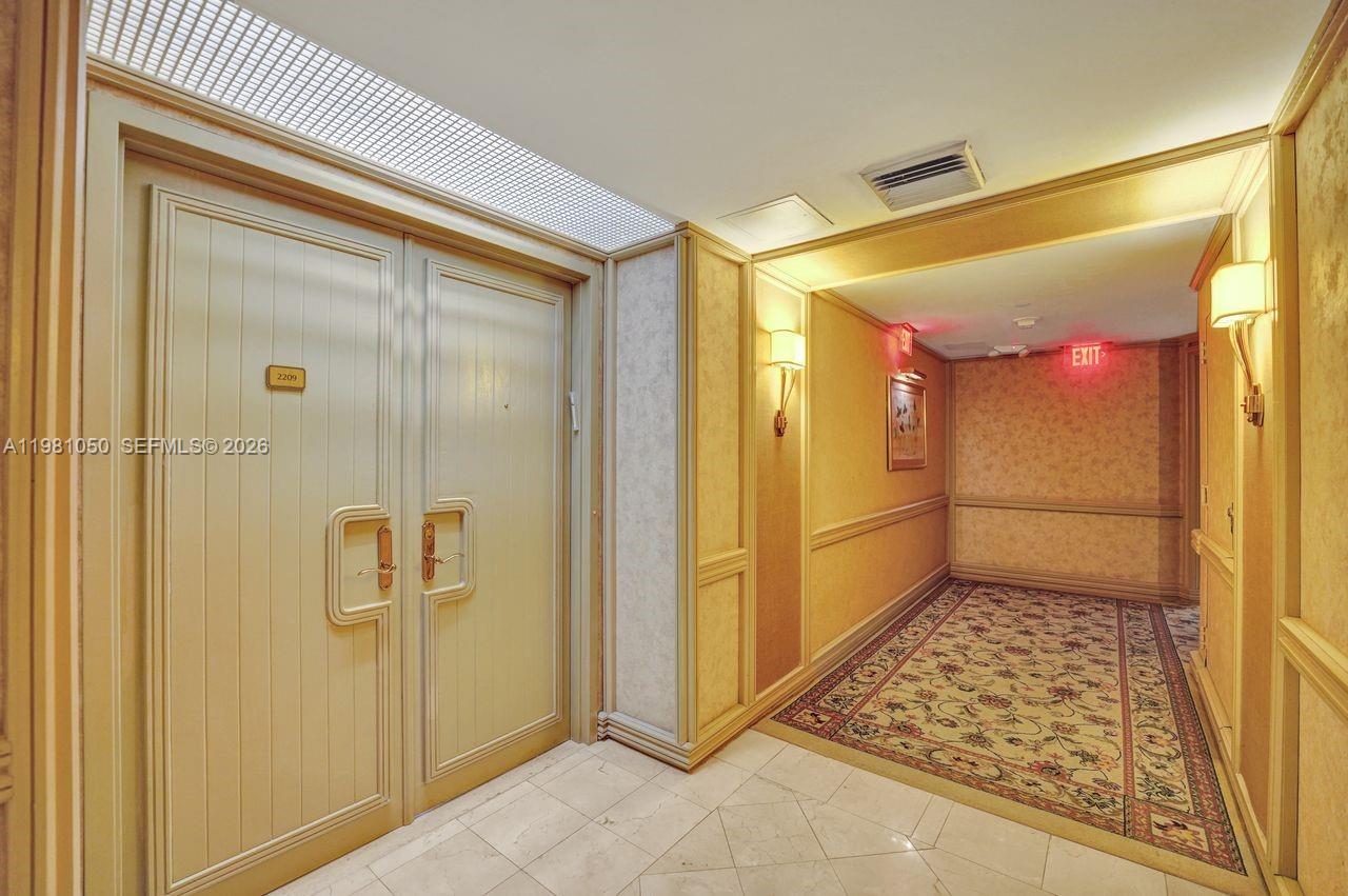 HAMPTONS WEST CONDO - Residential