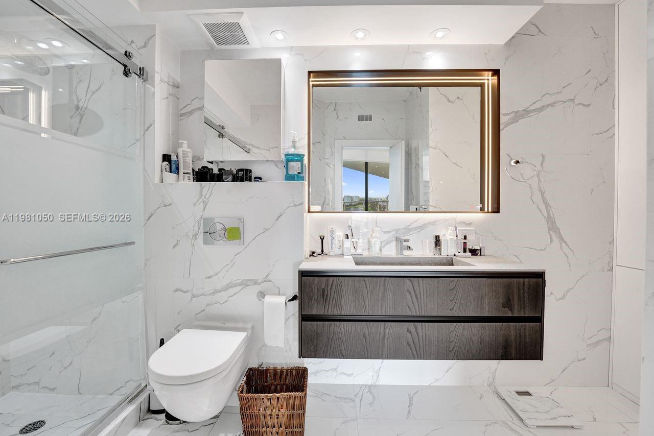 HAMPTONS WEST CONDO - Residential