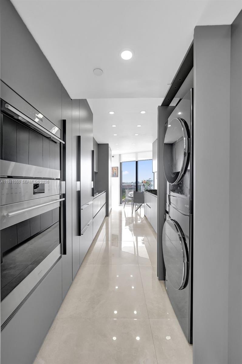 HAMPTONS WEST CONDO - Residential