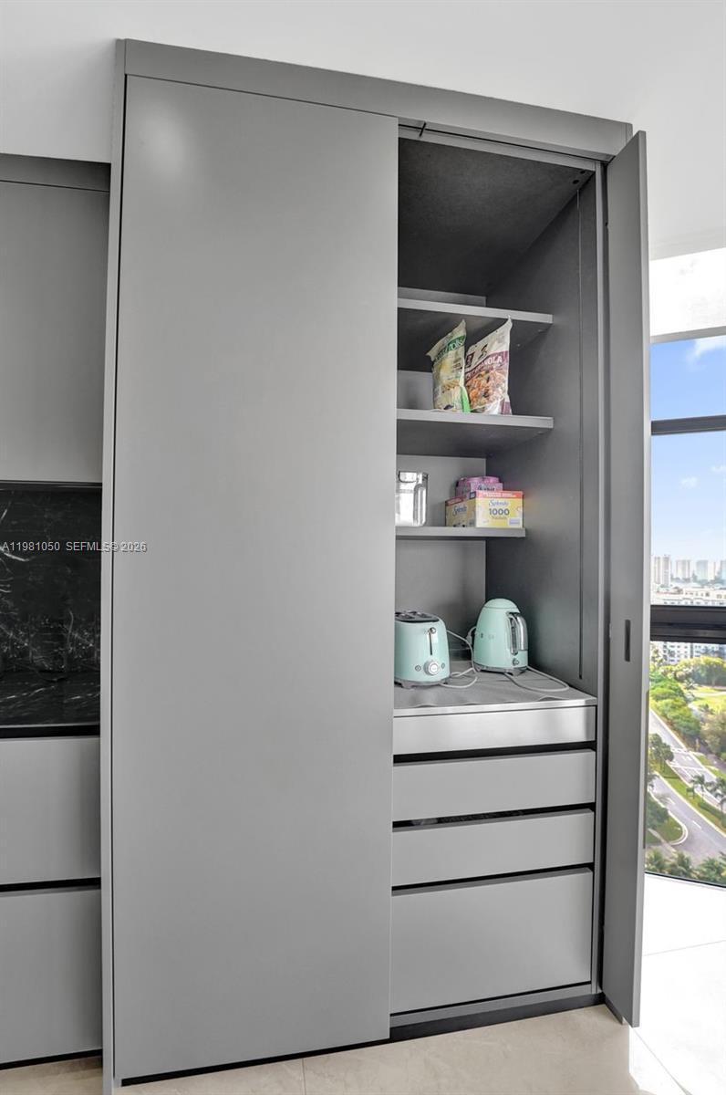 HAMPTONS WEST CONDO - Residential