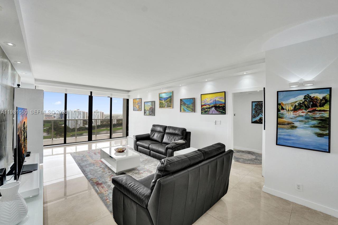 HAMPTONS WEST CONDO - Residential