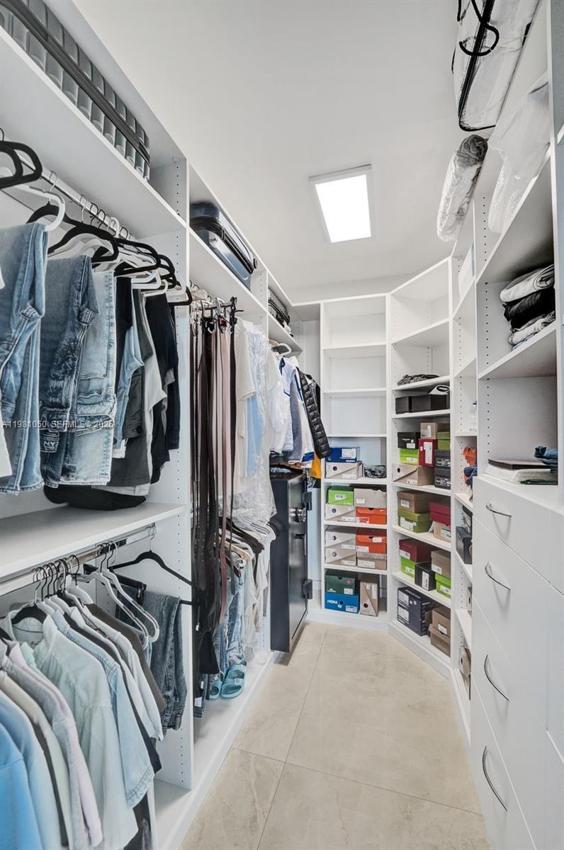 HAMPTONS WEST CONDO - Residential