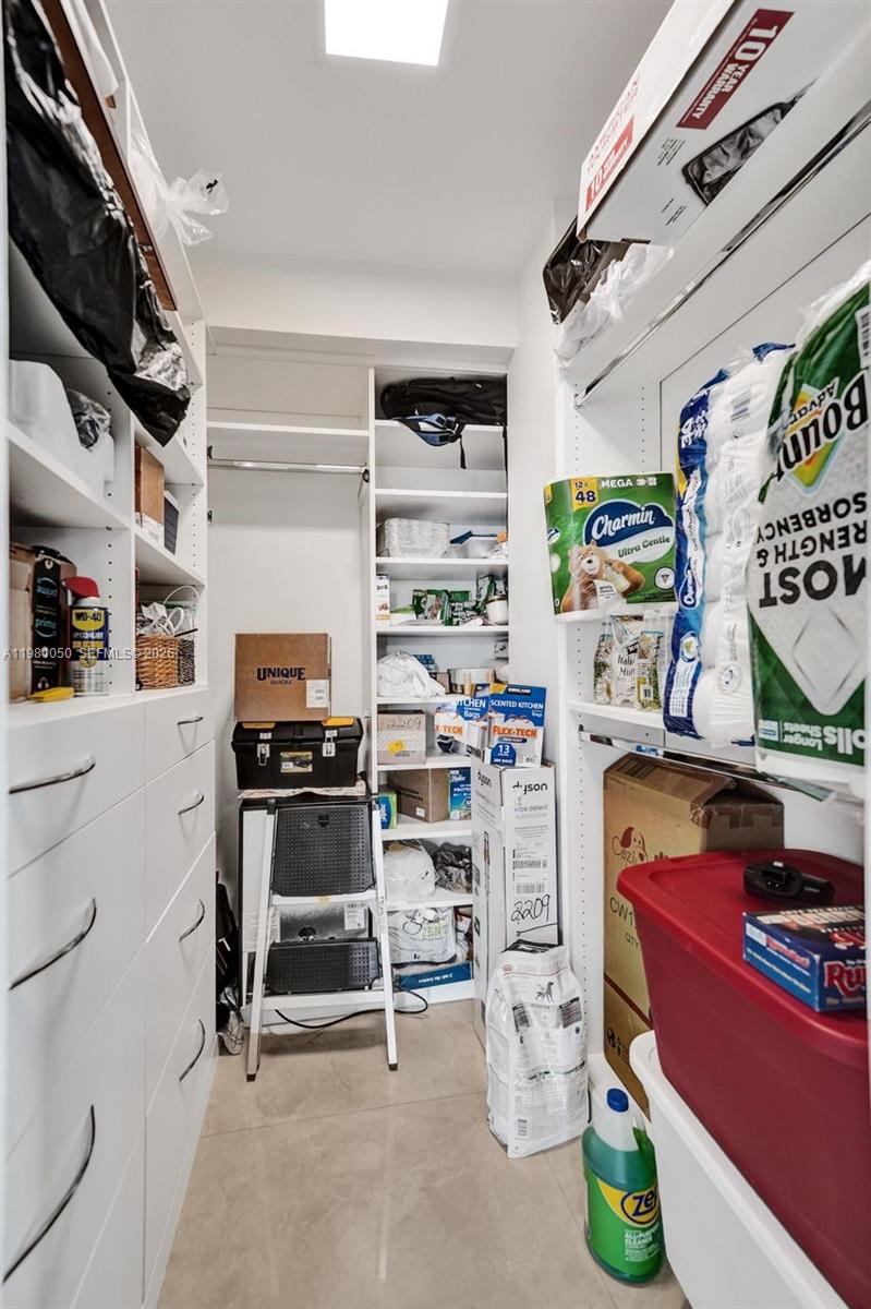 HAMPTONS WEST CONDO - Residential