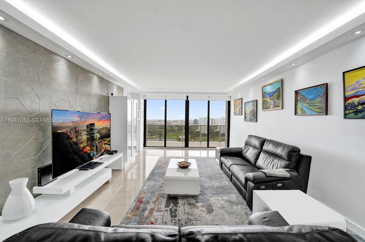 HAMPTONS WEST CONDO - Residential