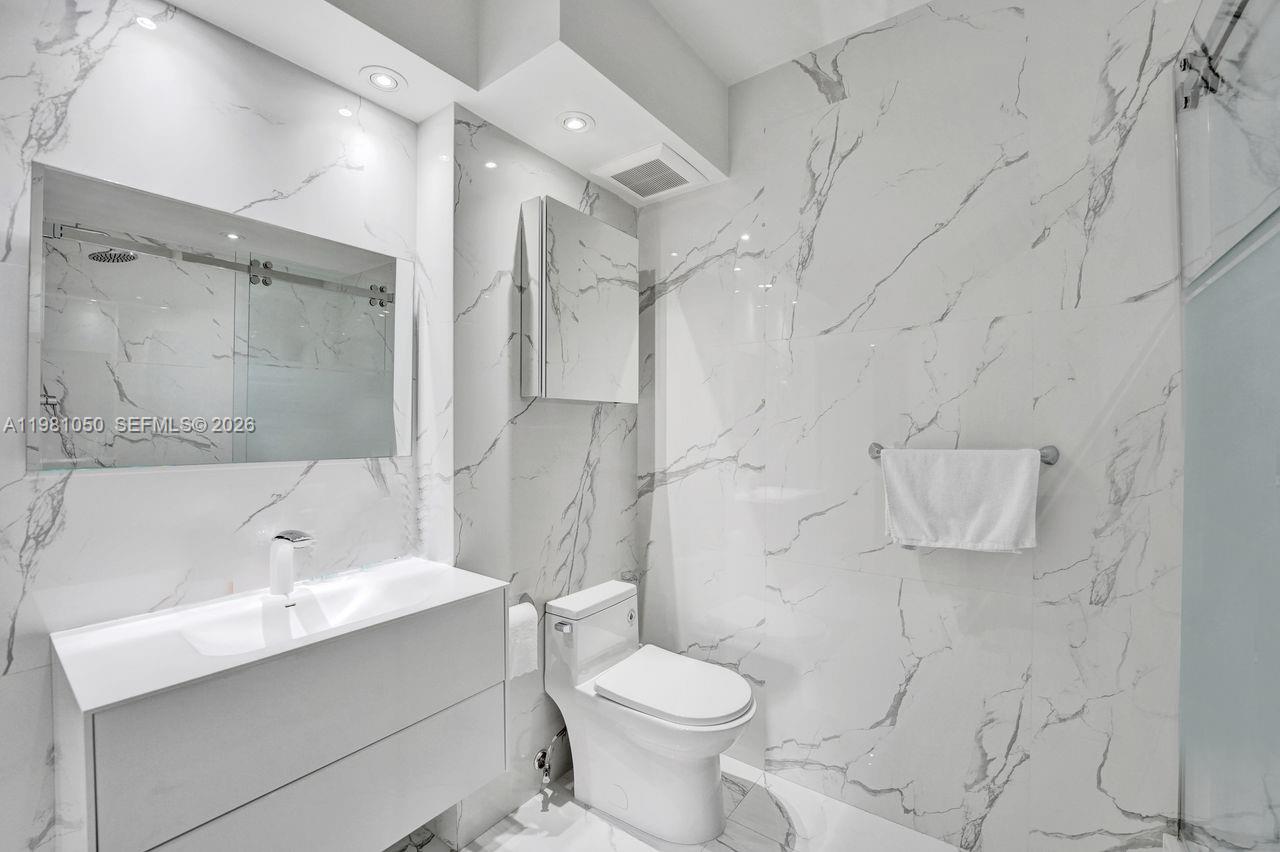 HAMPTONS WEST CONDO - Residential