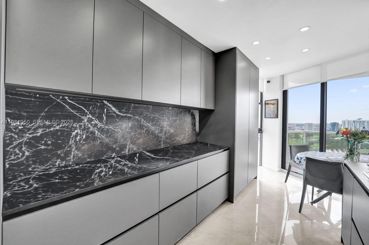 HAMPTONS WEST CONDO - Residential