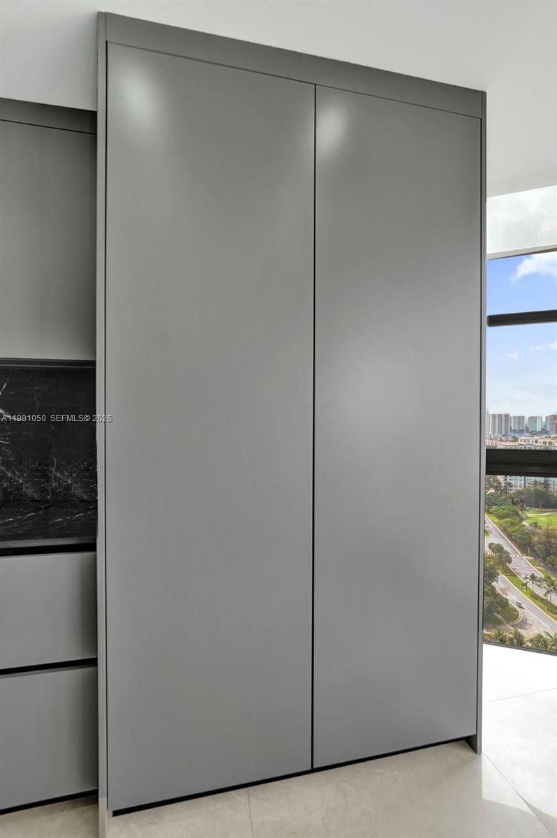 HAMPTONS WEST CONDO - Residential