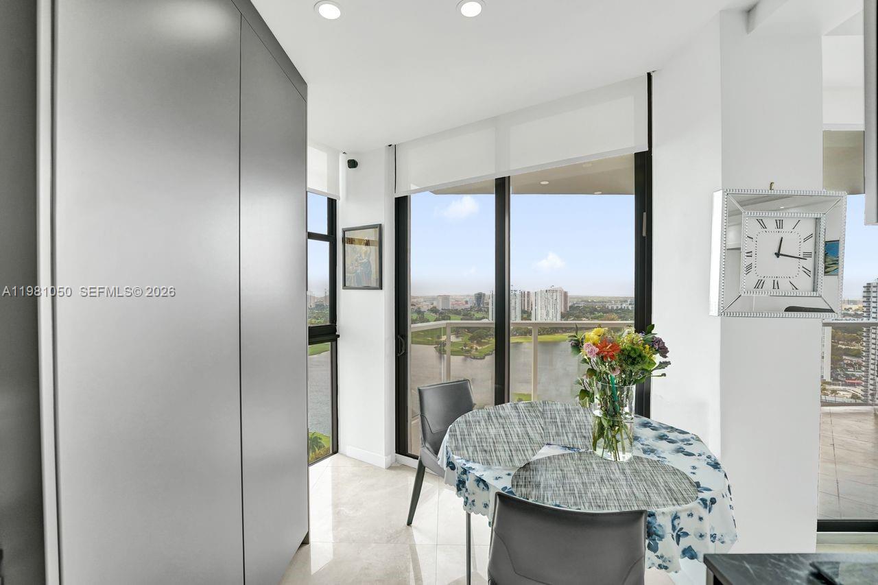 HAMPTONS WEST CONDO - Residential