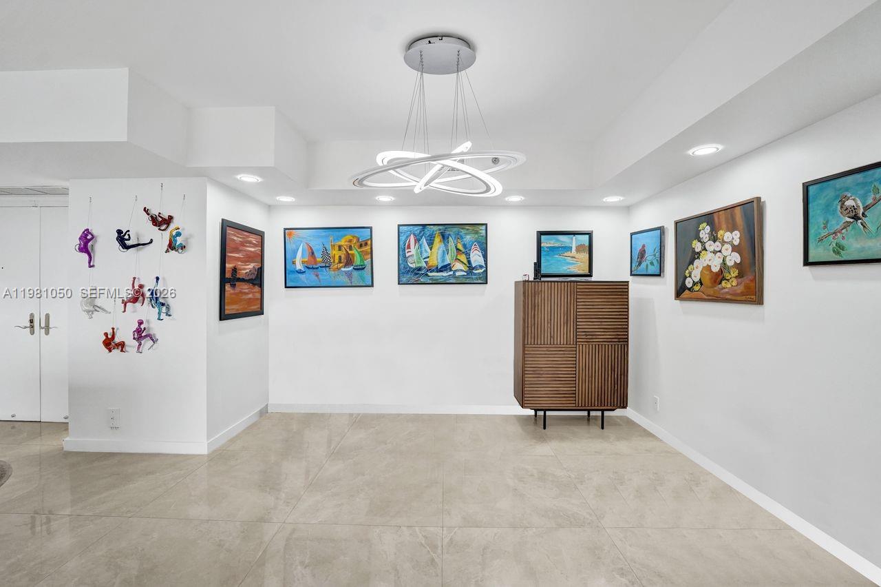 HAMPTONS WEST CONDO - Residential