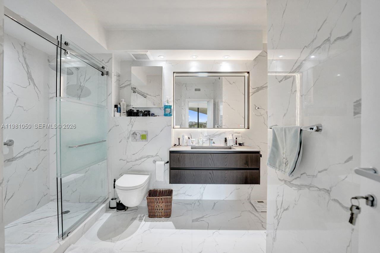 HAMPTONS WEST CONDO - Residential