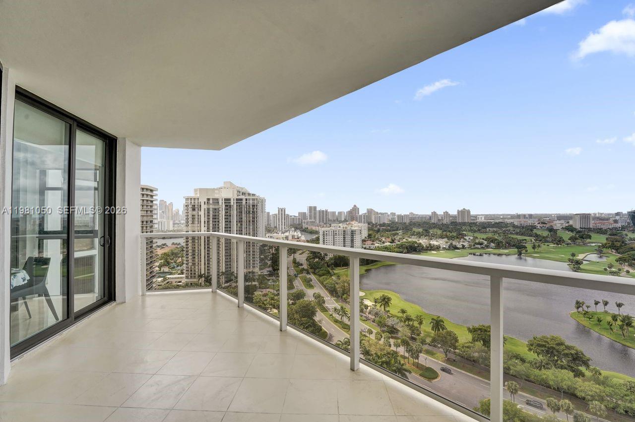 HAMPTONS WEST CONDO - Residential