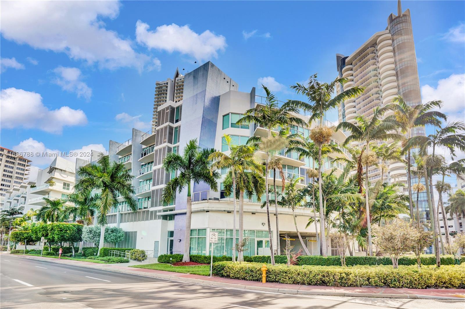 Corner unit offers an exceptional location with stunning views of the Intracoastal Waterway. Situated on the third floor, the unit features high-impact glass windows designed for durability and safety.
Immaculate Condition: The unit is in impeccable condition .
Modern Kitchen: Equipped with granite countertops and stainless steel appliances.
Spacious Living Areas: Includes separate living and dining room spaces.
Bedrooms: A 2-bedroom, 2-bath layout with large walk-in closets.
Parking: Secure gated parking garage.
Outdoor Space: Access to a private rooftop terrace perfect for barbecues, along with full access to the community pool.
This property combines comfort, style, and security, making it an ideal choice for anyone looking to enjoy the vibrant lifestyle of Miami Beach.