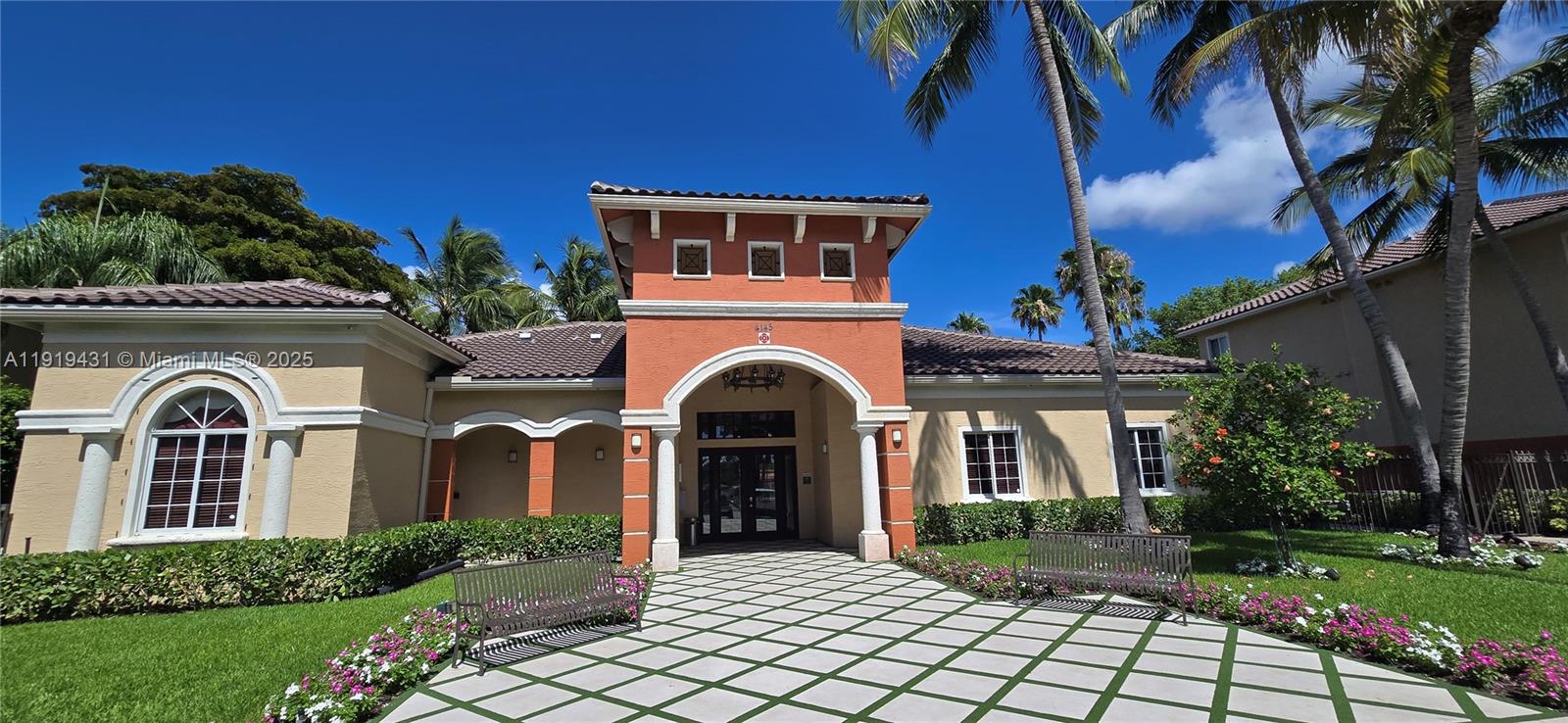 GRAND ISLES CONDO - Residential