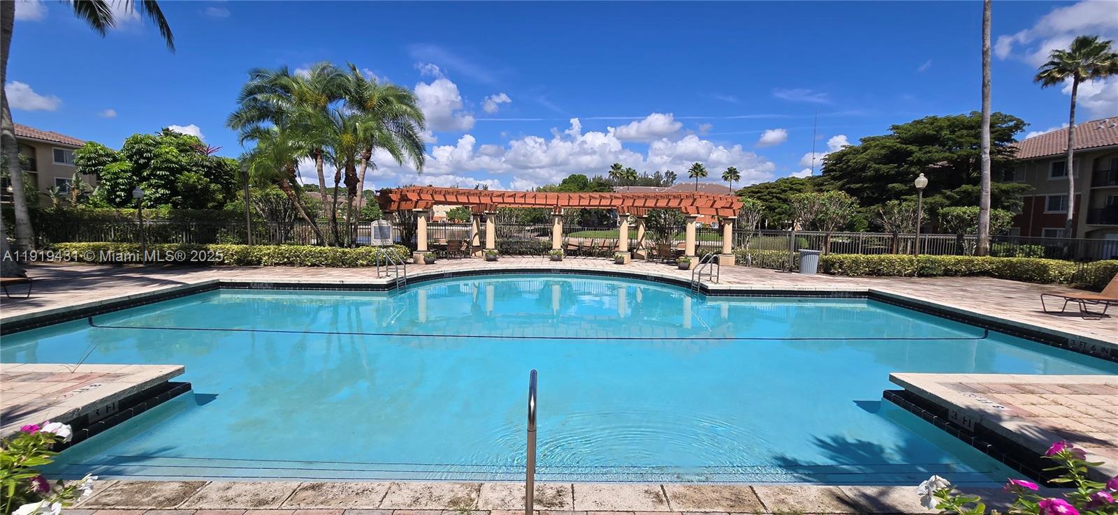 GRAND ISLES CONDO - Residential