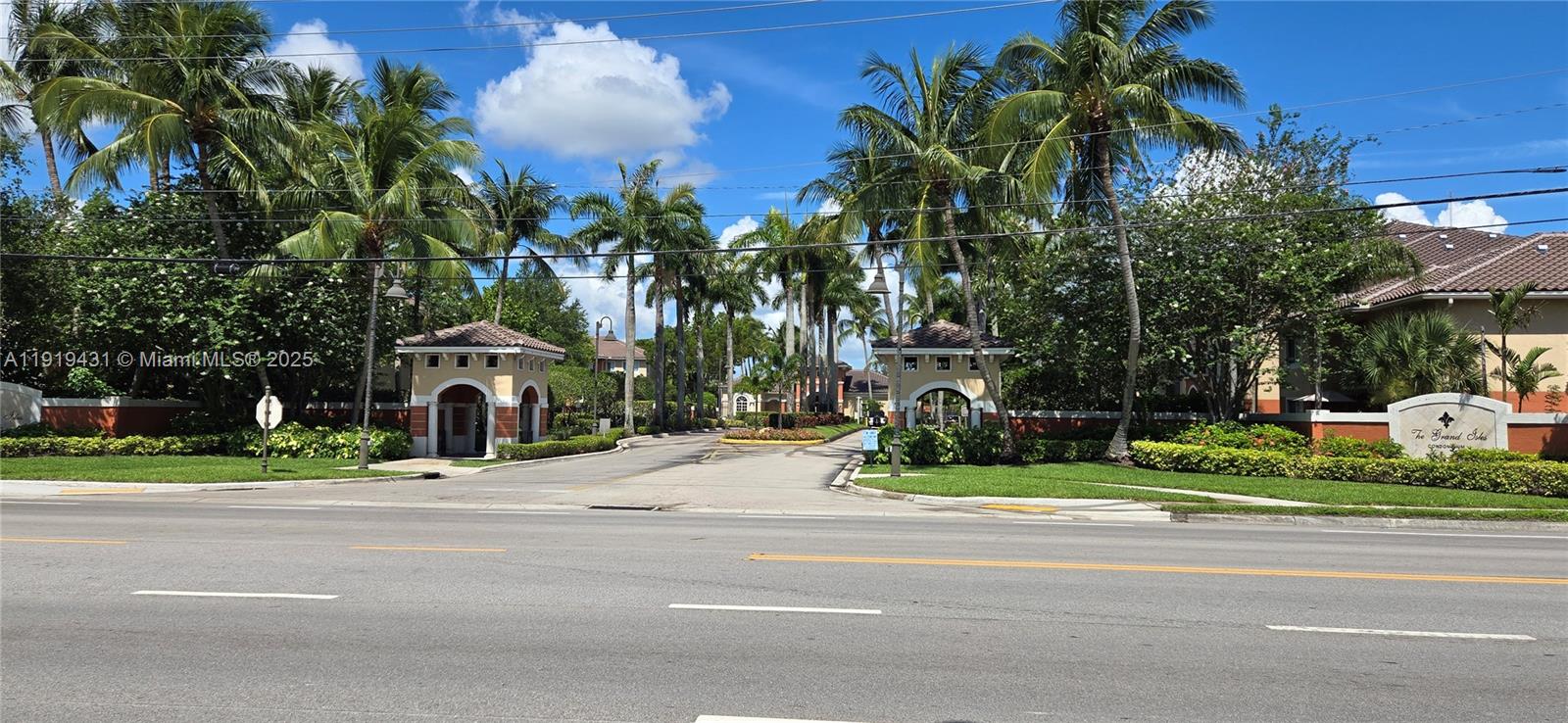 GRAND ISLES CONDO - Residential