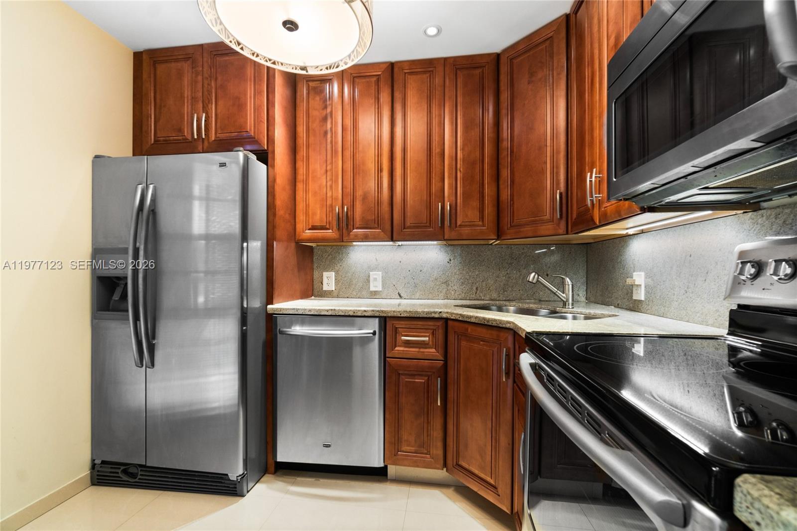 ENSENADA CONDO BLDG E-II - Residential Lease