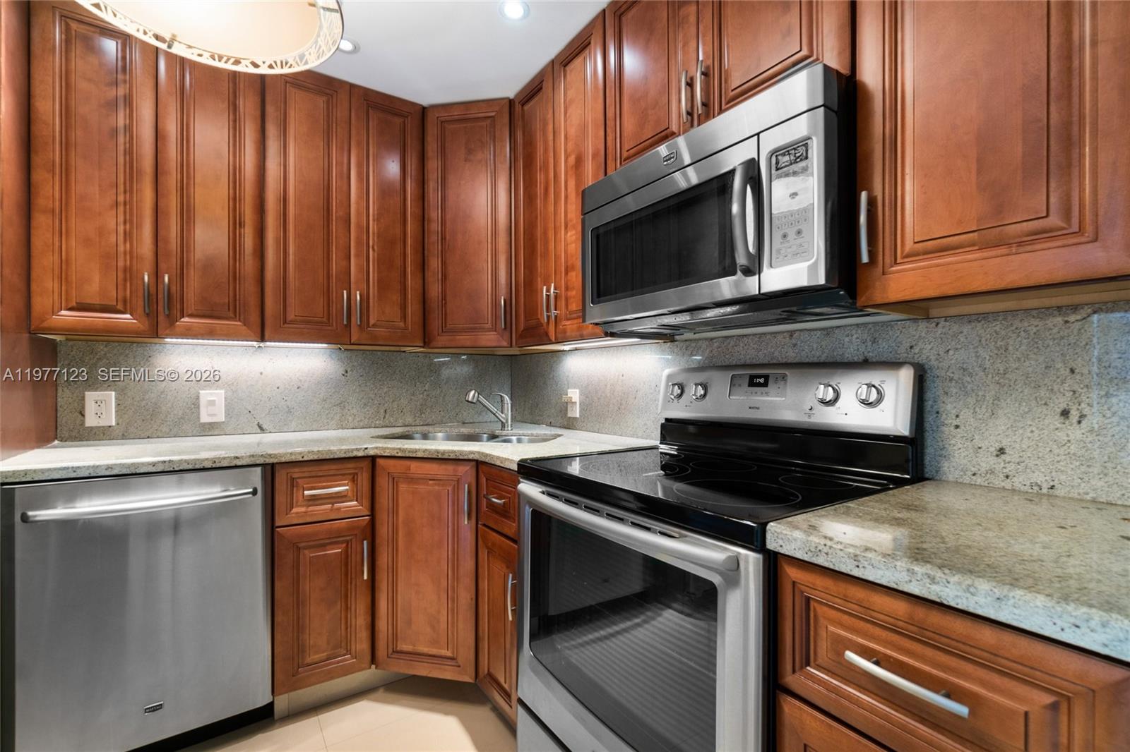 ENSENADA CONDO BLDG E-II - Residential Lease
