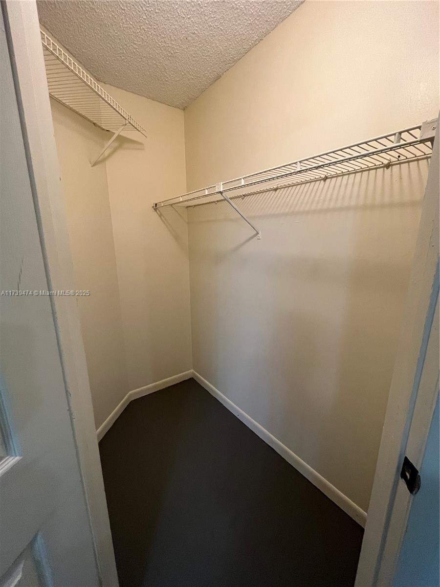 LAKE POINTE CONDOMINIUM N - Residential