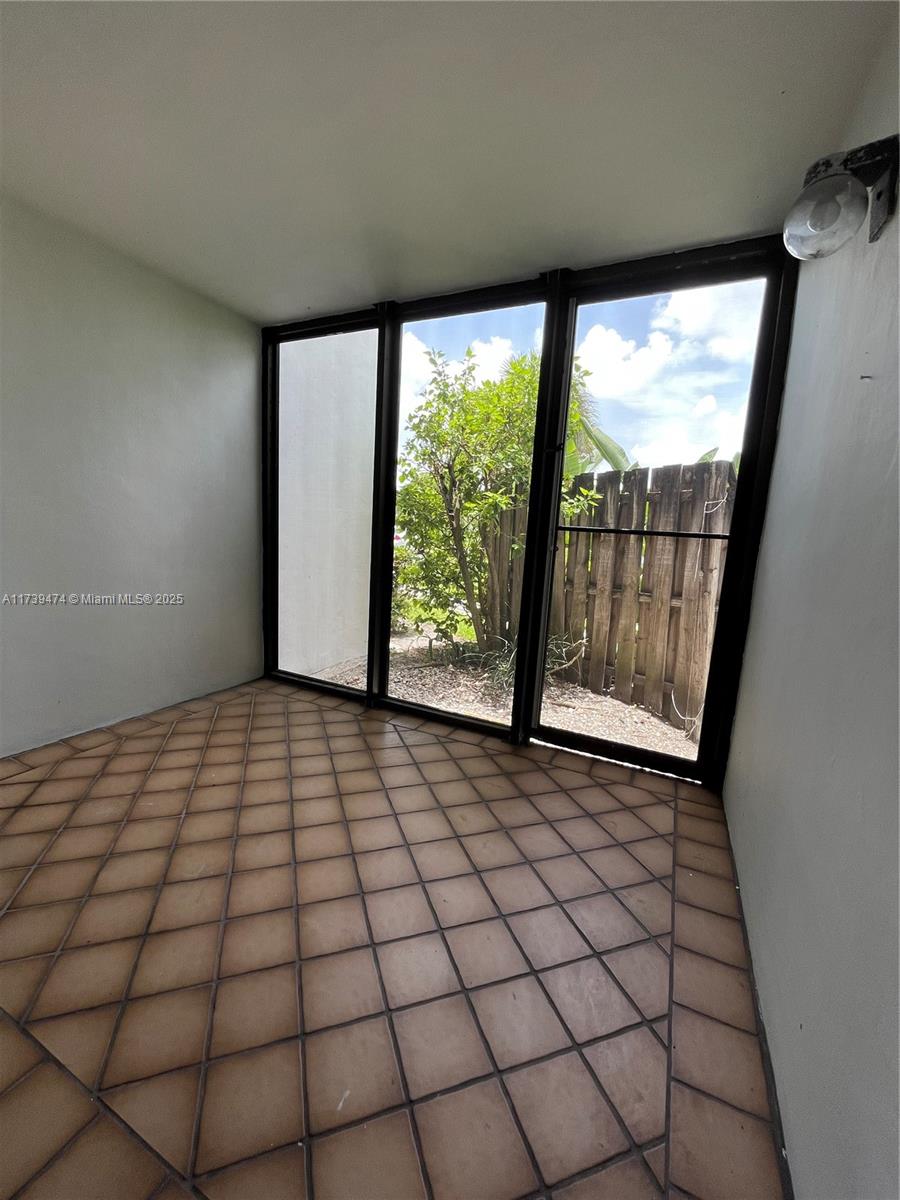 LAKE POINTE CONDOMINIUM N - Residential