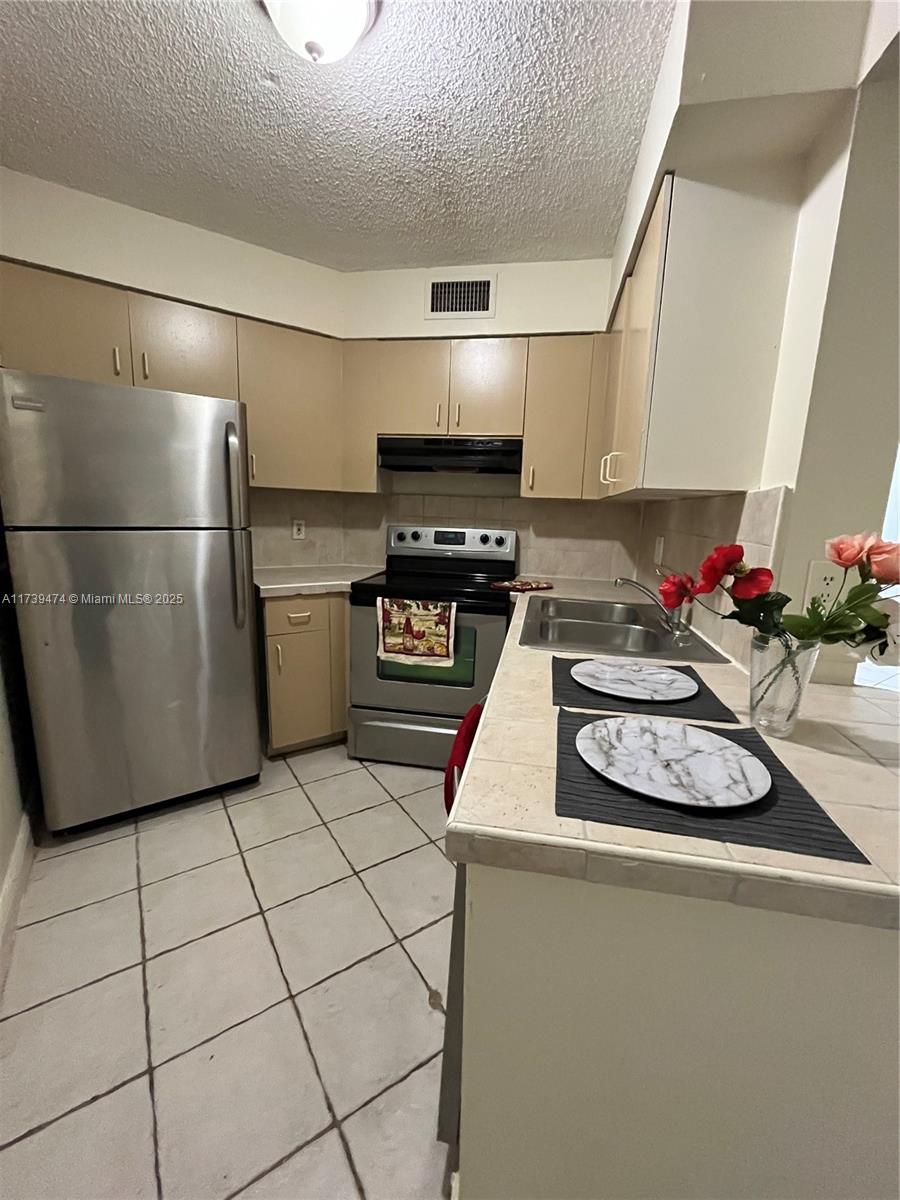 210 Lake Pointe Dr 107