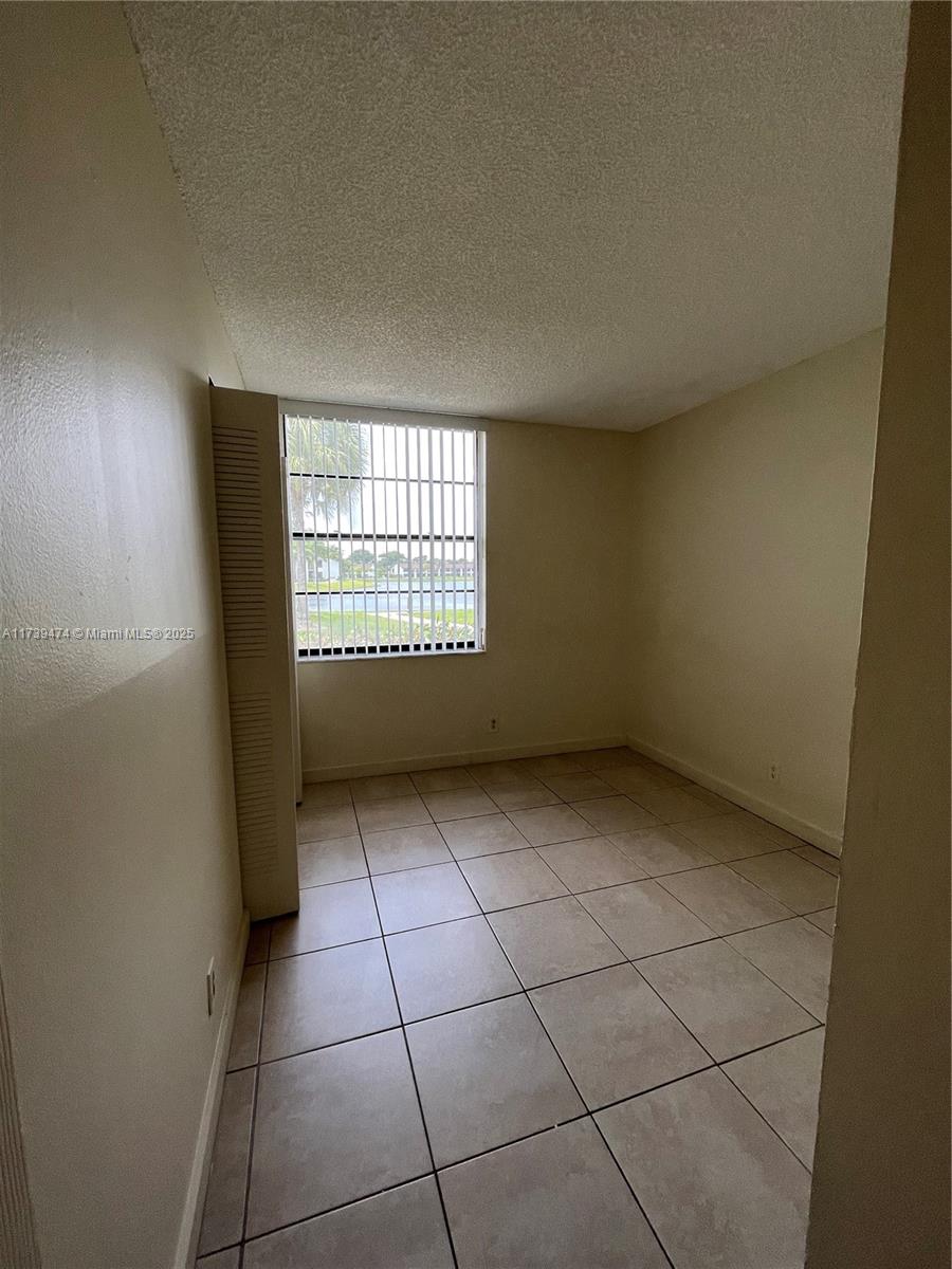 LAKE POINTE CONDOMINIUM N - Residential