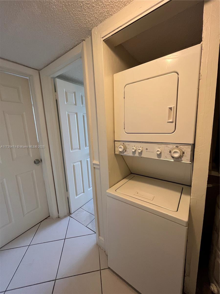 LAKE POINTE CONDOMINIUM N - Residential