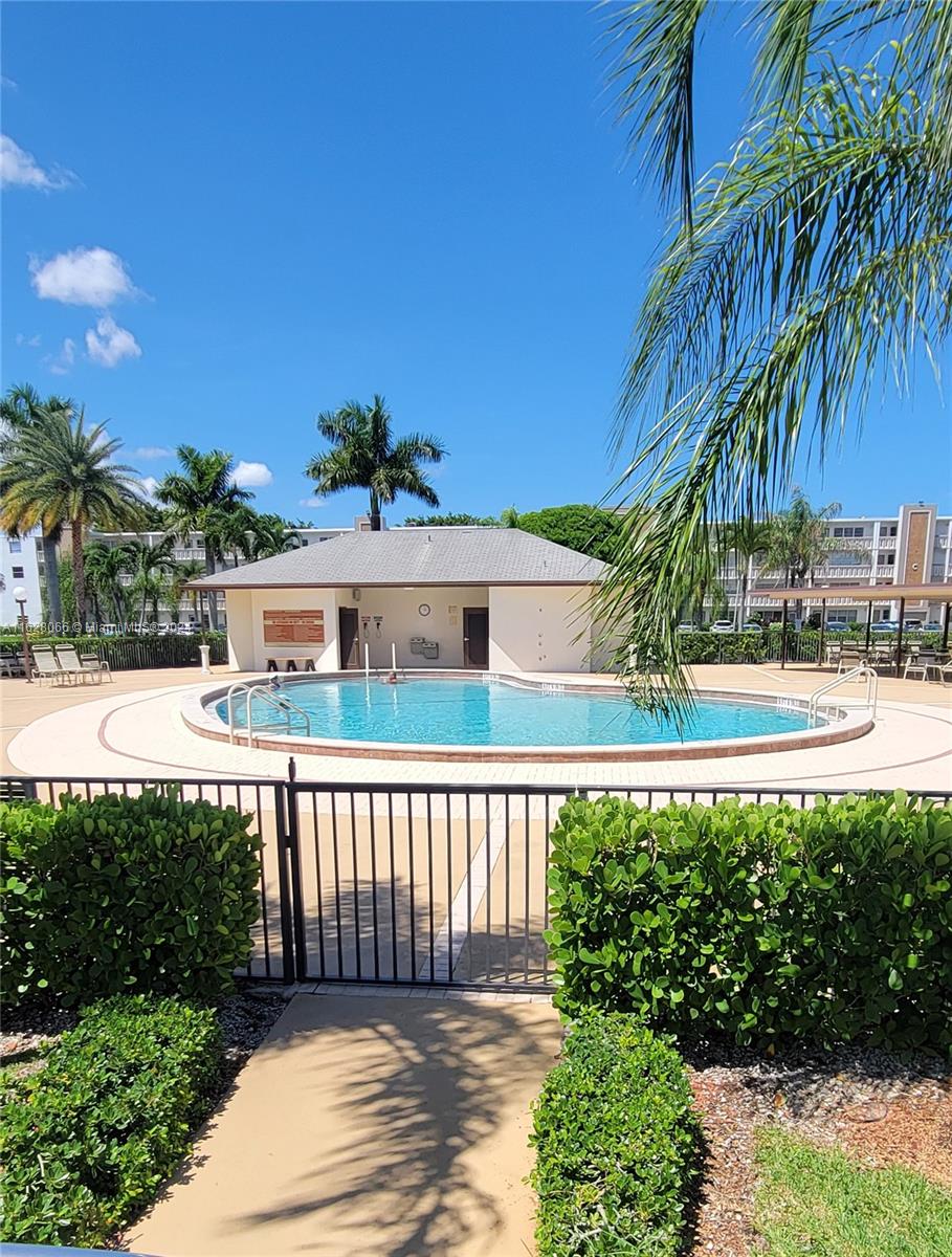 MANSFIELD AT CENTURY VILL - Residential
