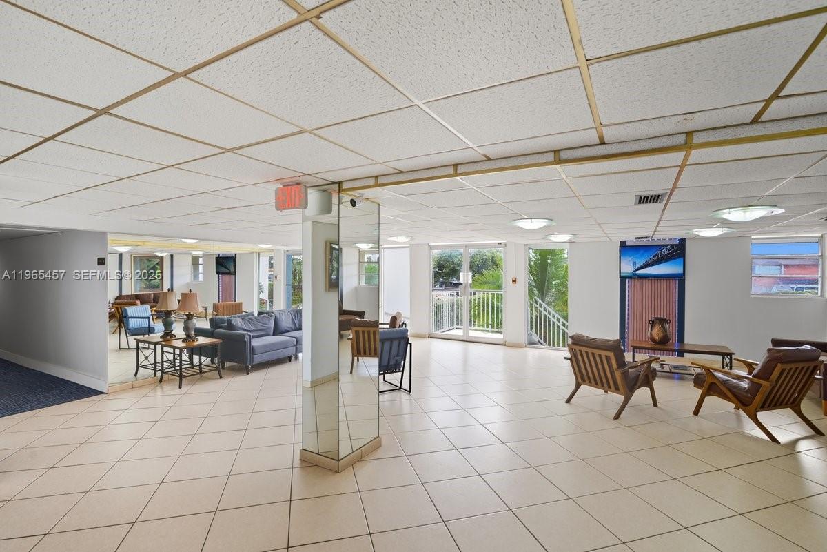 5050 CONDO - Residential