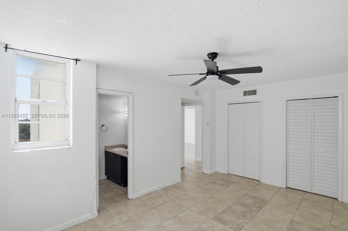 5050 CONDO - Residential