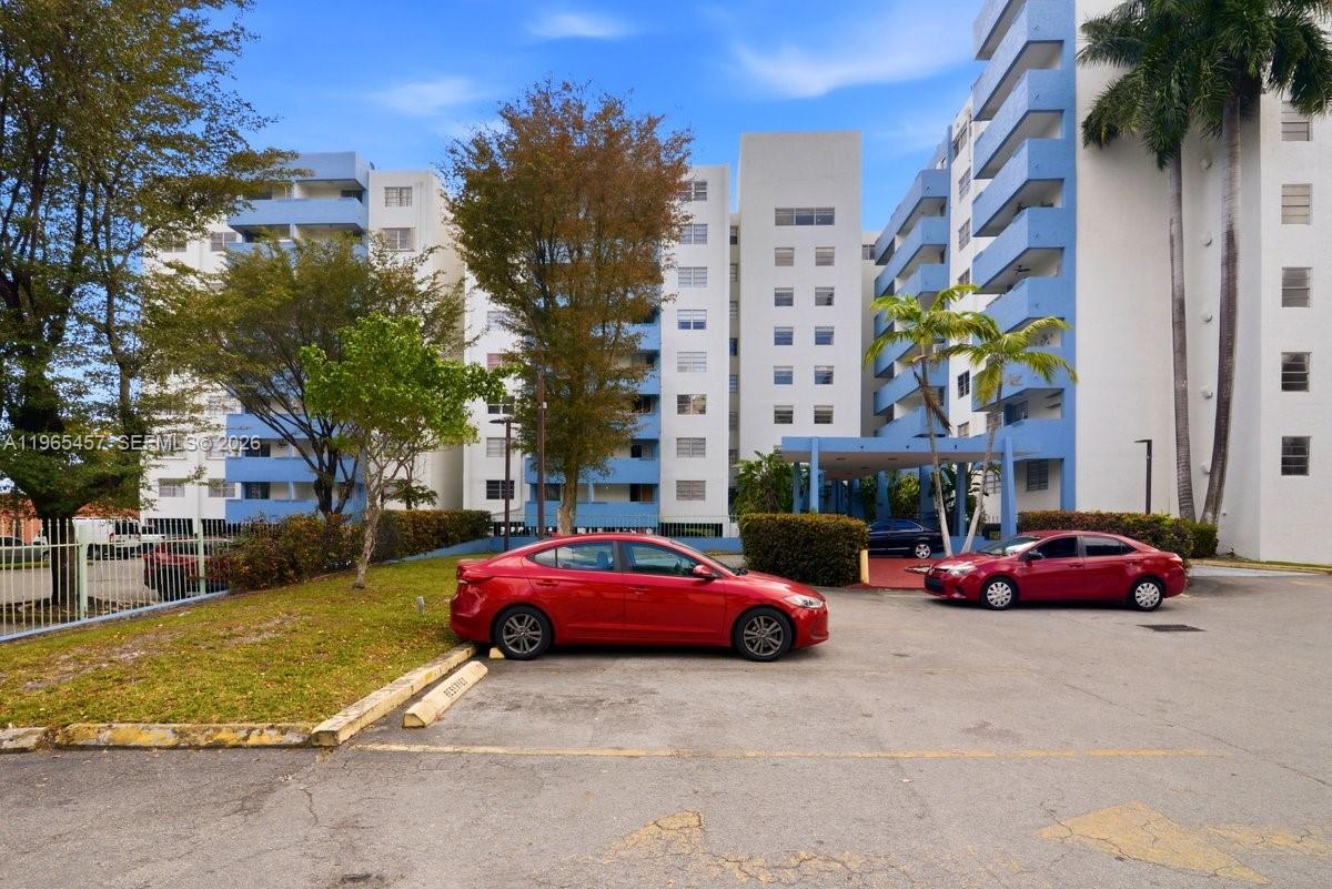 5050 CONDO - Residential