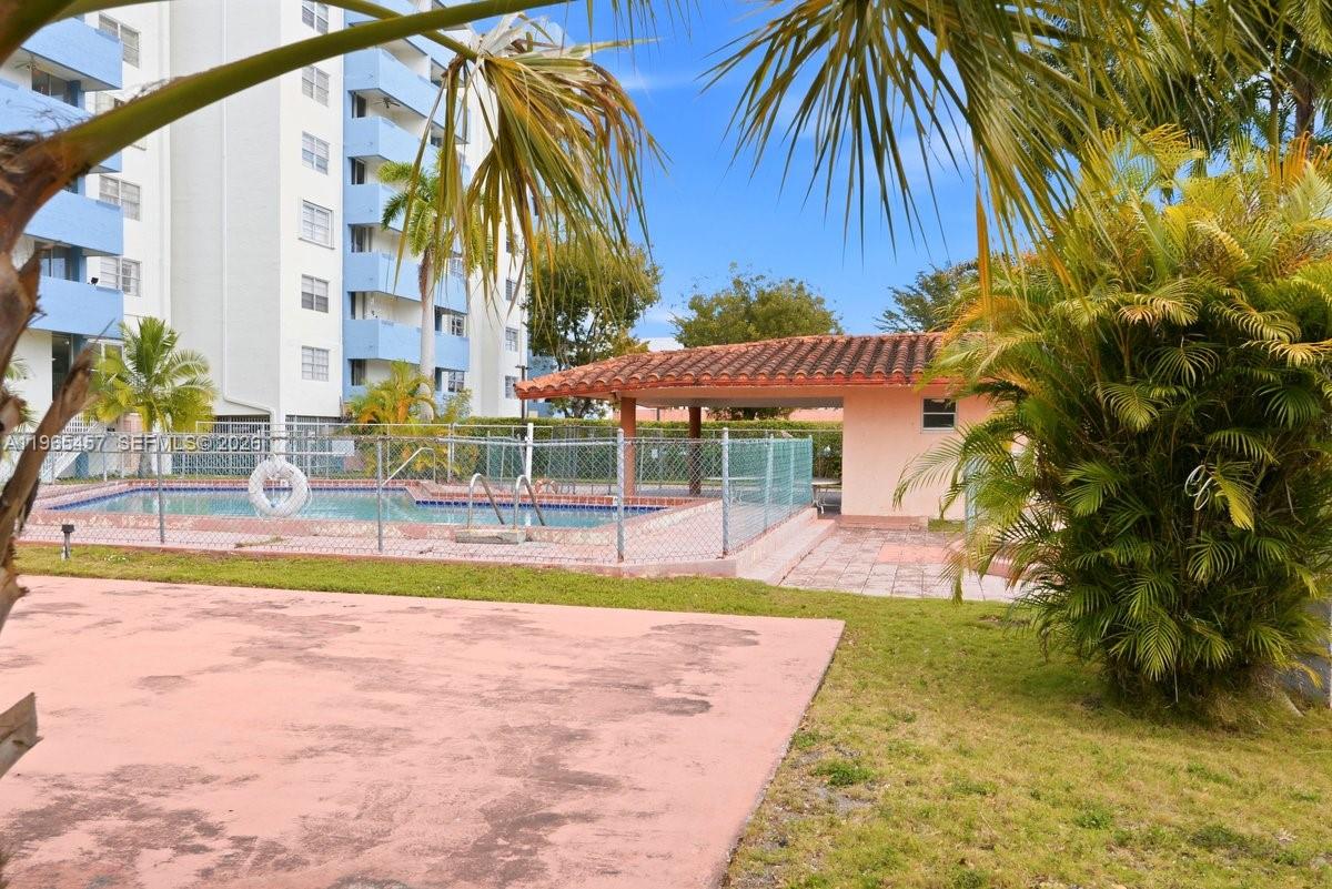 5050 CONDO - Residential