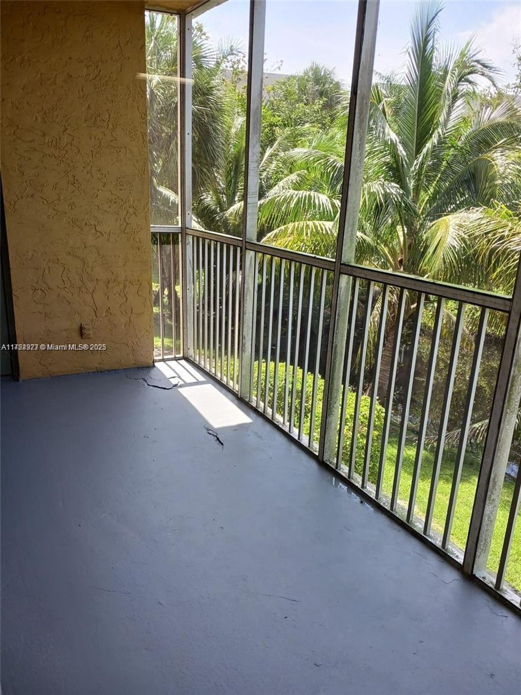 Photo of Pompano Beach, FL 33069 (MLS # A11724327)