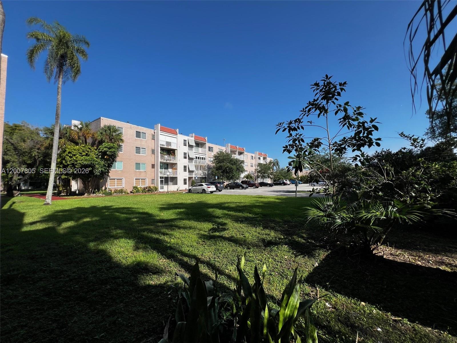 SUMMIT CHASE CONDO - Residential