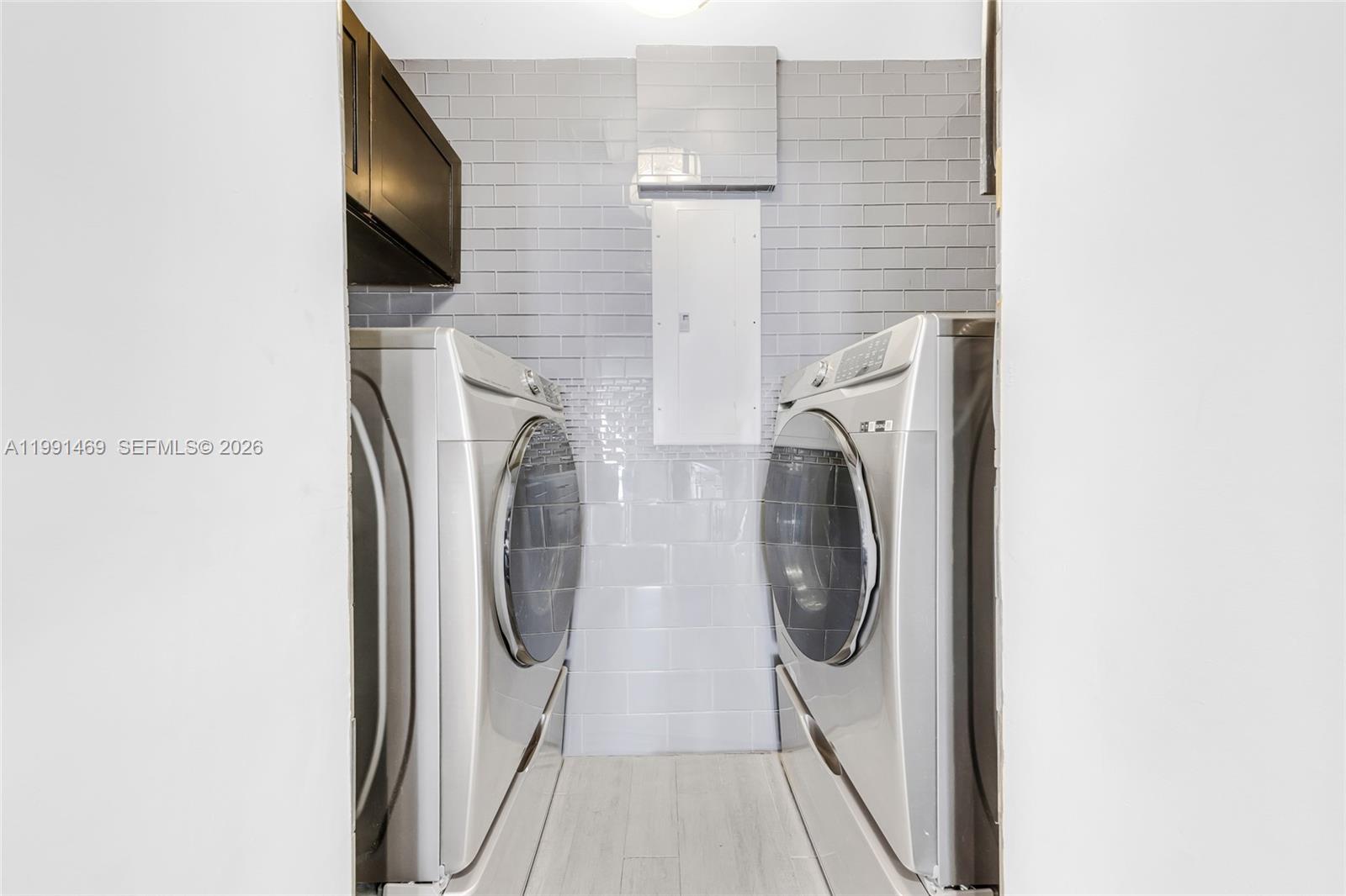 FAIRFAX BROLLIAR ADD SEC - Residential