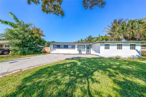 Photo of 1721 SW 35th Ave, Fort Lauderdale, FL 33312 (MLS # A11991469)