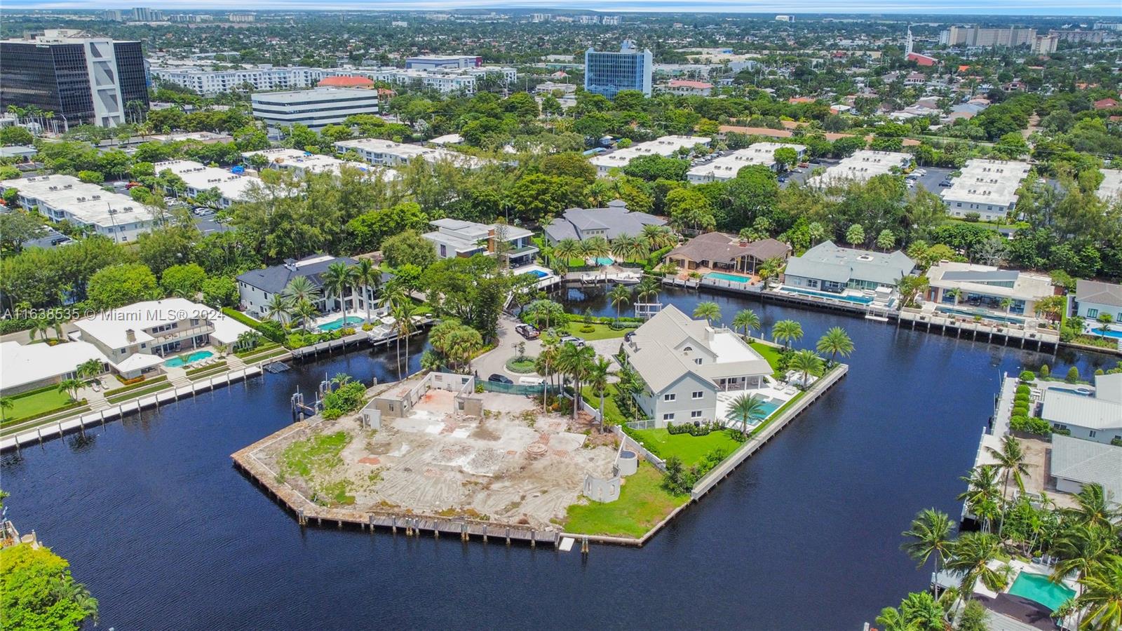 BAY COLONY SEC OF LANDING - Residential