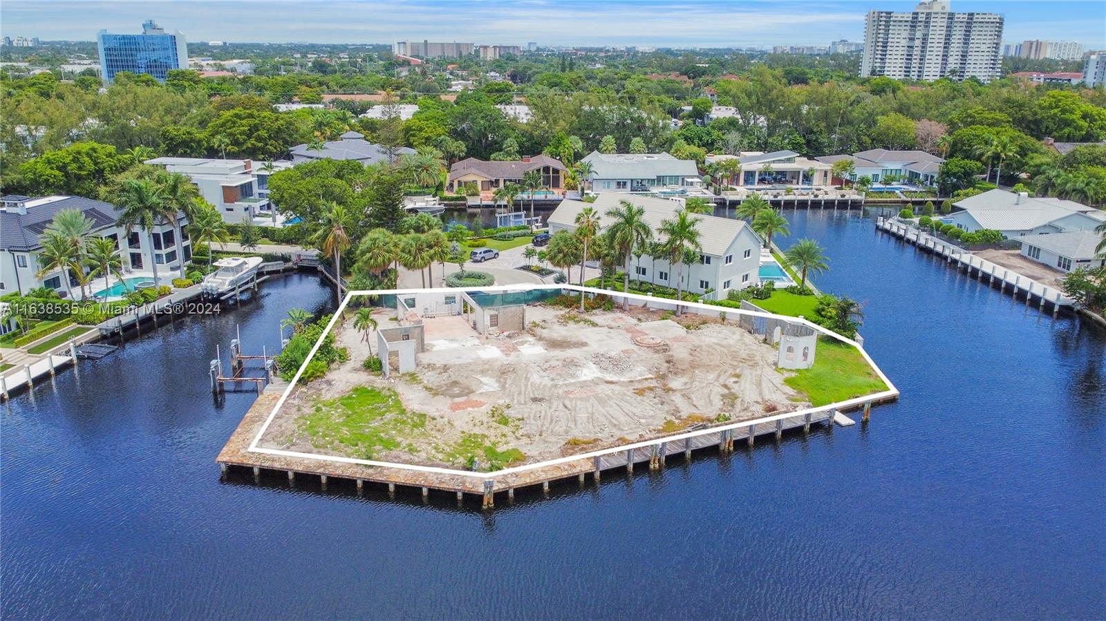 BAY COLONY SEC OF LANDING - Residential