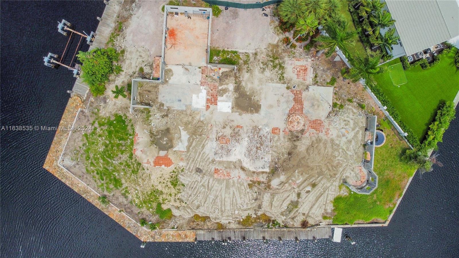 BAY COLONY SEC OF LANDING - Residential