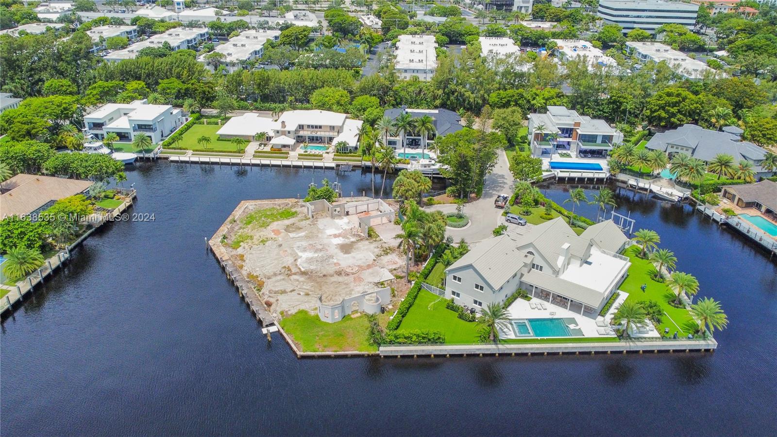 BAY COLONY SEC OF LANDING - Residential