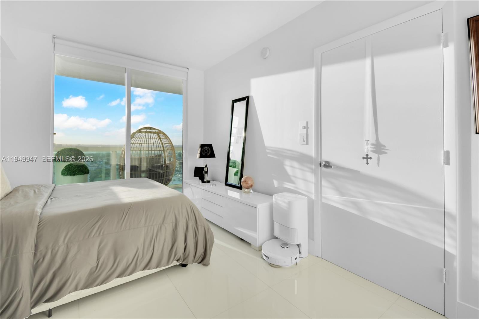 1800 CLUB CONDO - Residential