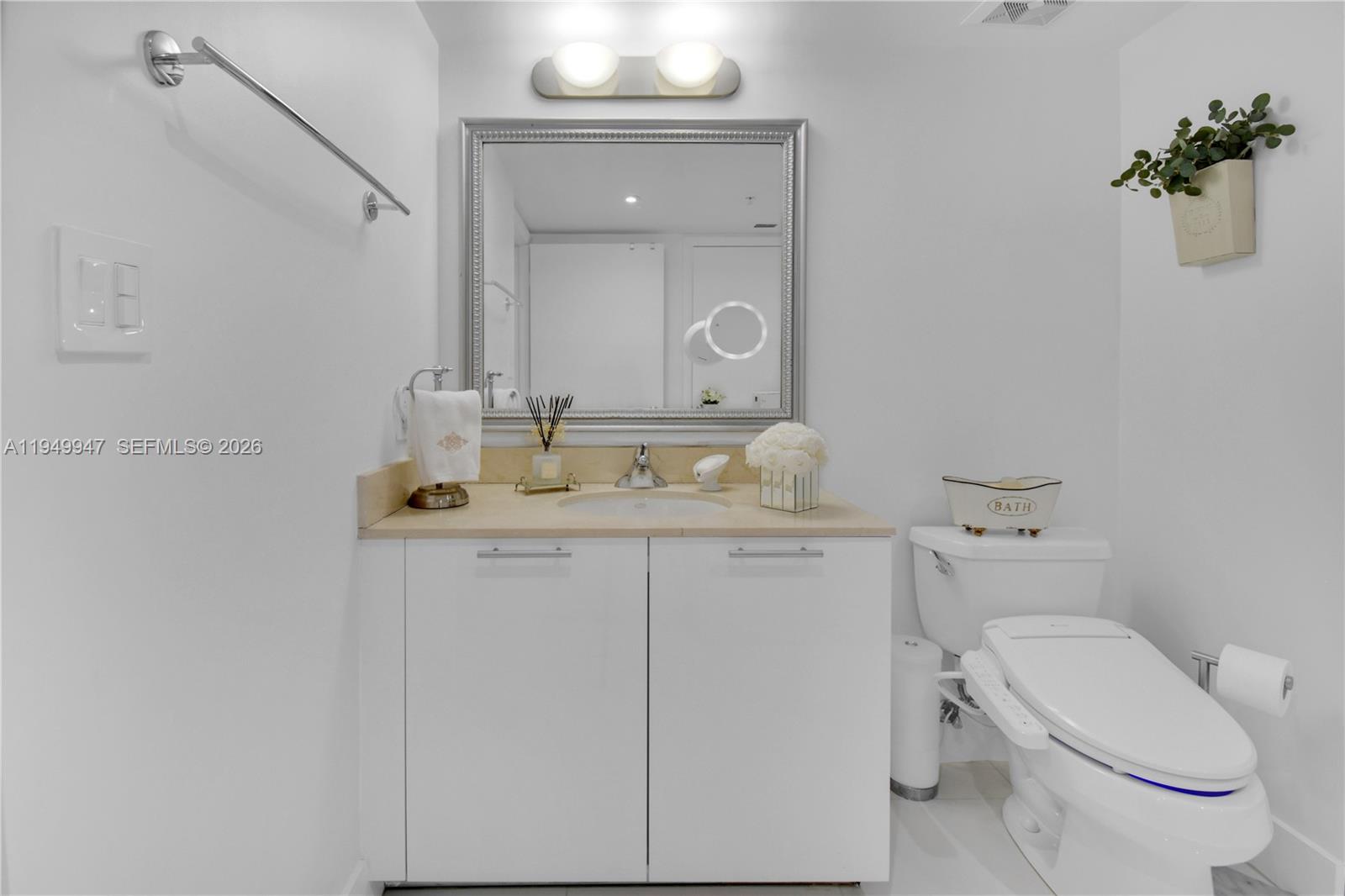 1800 CLUB CONDO - Residential