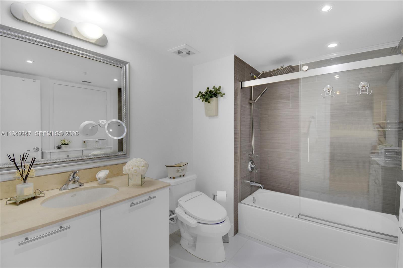 1800 CLUB CONDO - Residential