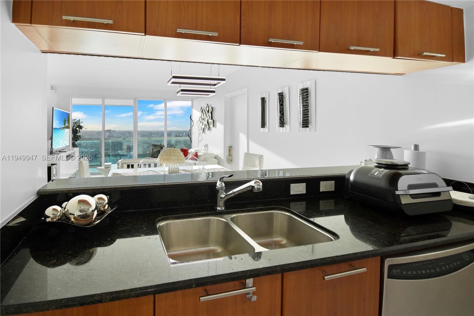 1800 CLUB CONDO - Residential