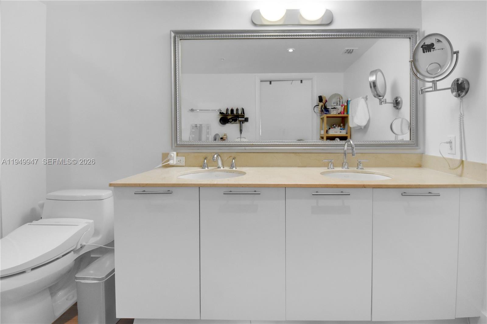 1800 CLUB CONDO - Residential